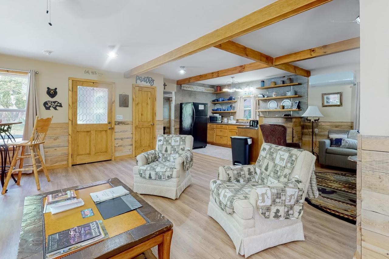 Bear Caves At Black Bear Cottages Sevierville Eksteriør billede