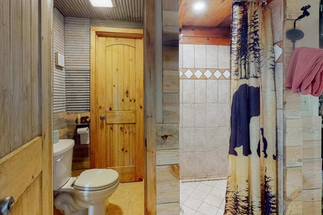 Bear Caves At Black Bear Cottages Sevierville Eksteriør billede